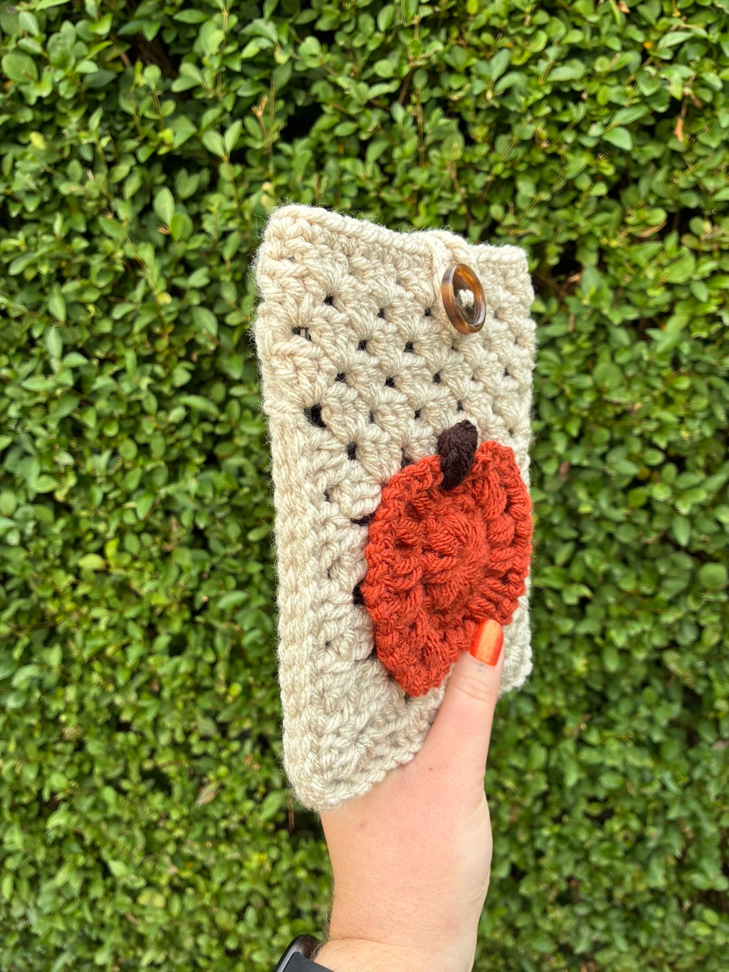 Crochet Pumpkin Kindle Sleeve Pattern | Chunky Yarn E-Reader Protector | PDF Download