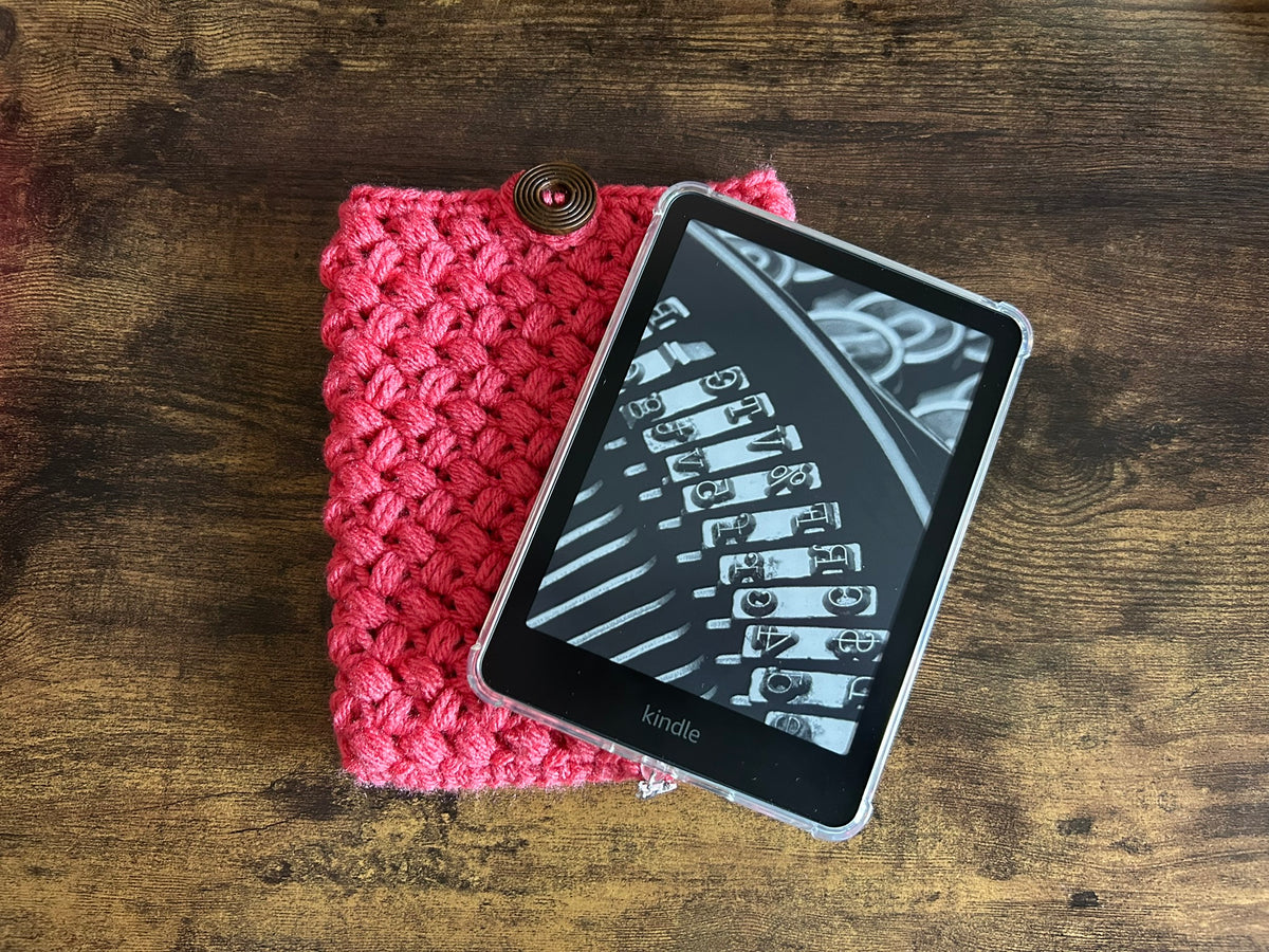 Crochet Bean Cosy Kindle Sleeve Pattern | Chunky Yarn E-Reader Protector | PDF Download